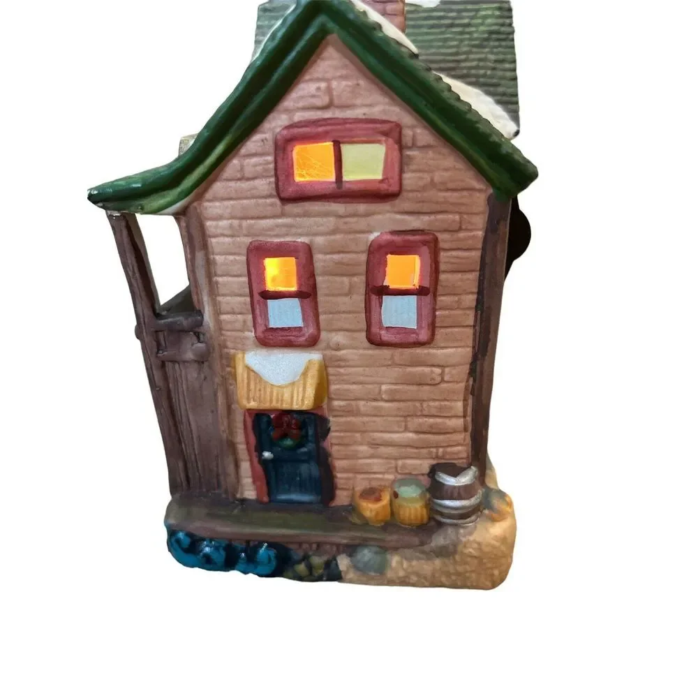 Christmas Streets Porcelain Lighted House Billie's General Store‎ 2005